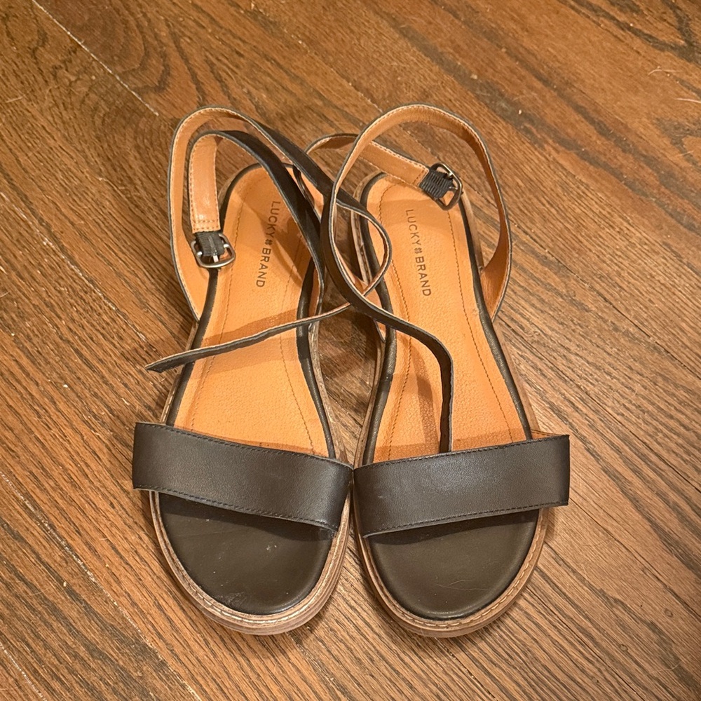 Lucky Brand Women's Black and Tan Sandals NWOT